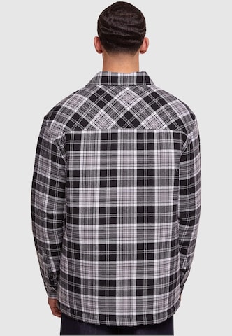 Urban Classics Regular fit Button Up Shirt in Black