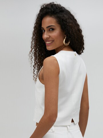 Lola Casademunt Vest ' ' in White