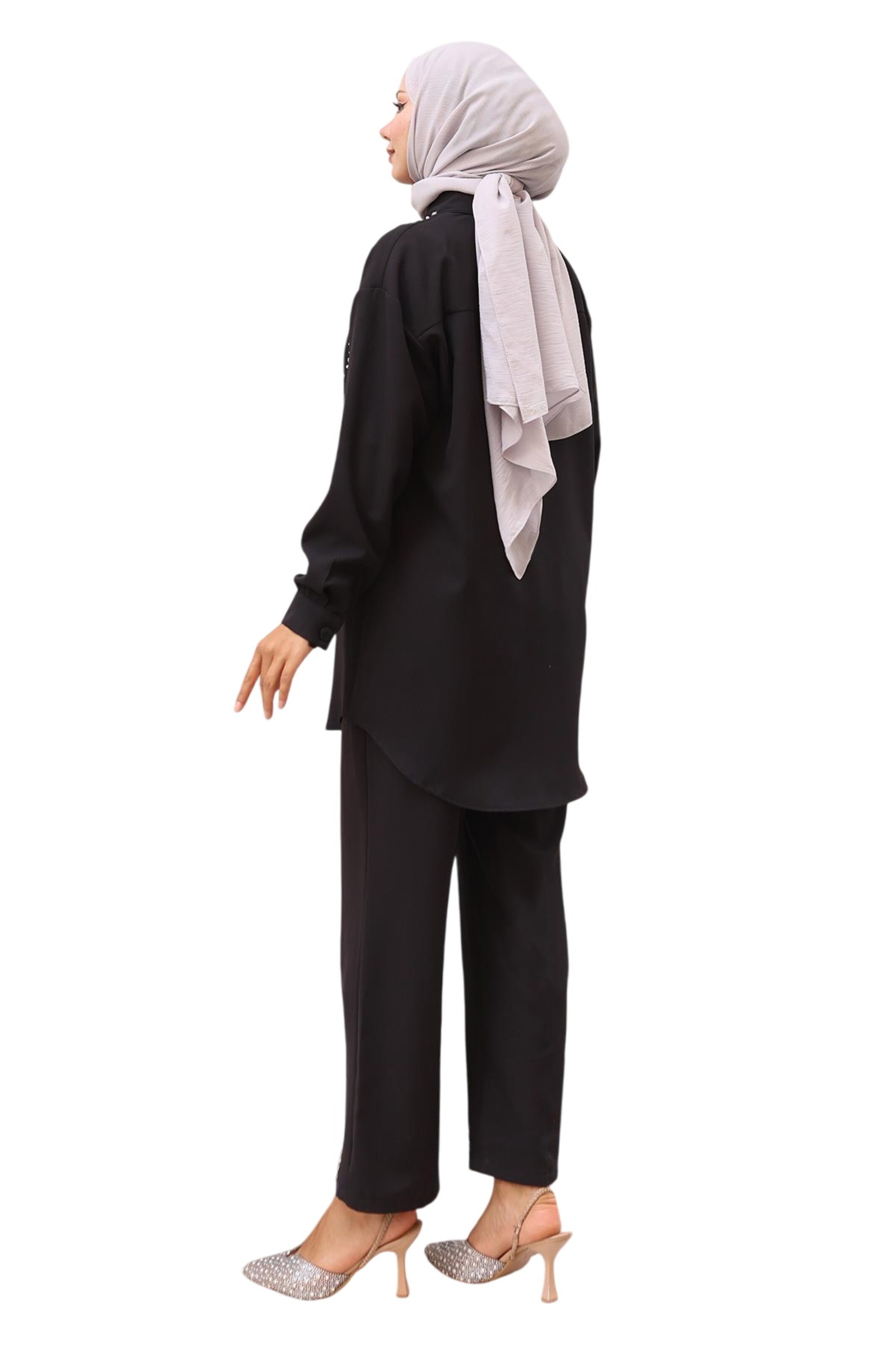 MODAMIHRAM Tunic in Black