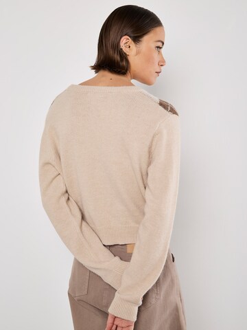 Apricot Pullover in Grau