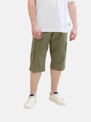 TOM TAILOR Men + Regular Cargo Pants in Green: front