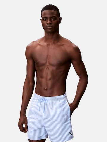 Shorts de bain 'CALVIN KLEIN MEDIUM DRAWSTRING Costumi da bagno' Calvin Klein en bleu