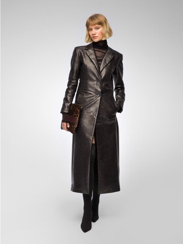 V S P Between-Seasons Coat 'Laurence' in Black