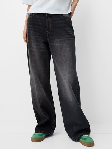 Bershka Loose fit Jeans in Black: front