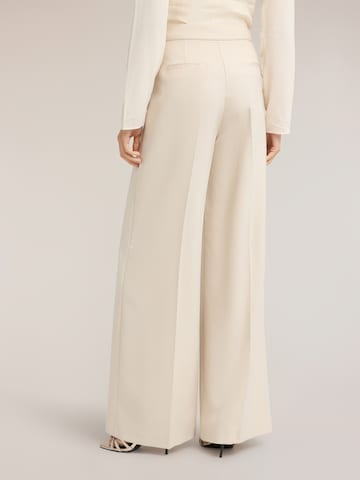 Pantaloni di MOTIVI in bianco