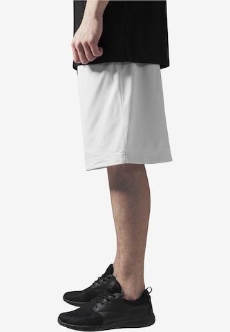 Urban Classics Loosefit Shorts in Weiß
