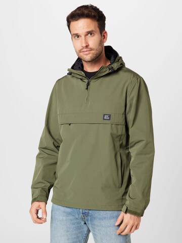 Vintage Industries Between-Season Jacket 'Shooter' in Green: front