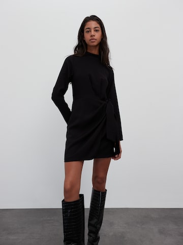 Robe 'Berenice' EDITED en noir : devant