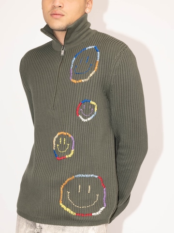 ABOUT YOU REBIRTH STUDIOS Sweatshirt 'Drykorn Upcycled Smiley' in Green