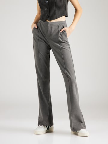 Gina Tricot - Acampanado Pantalón en gris: frente