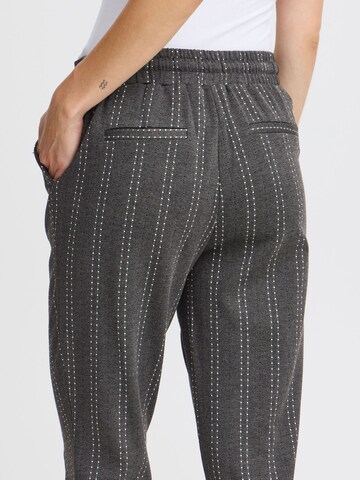 Effilé Pantalon à pince 'Ruti' ICHI en gris
