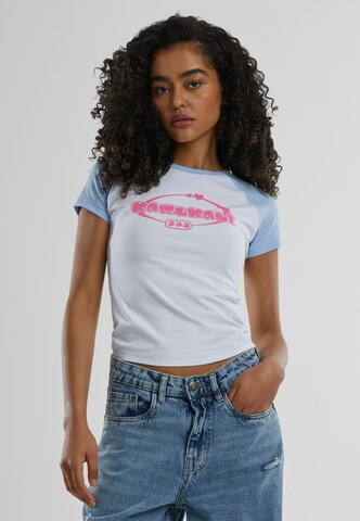 Karl Kani Shirt in White: front