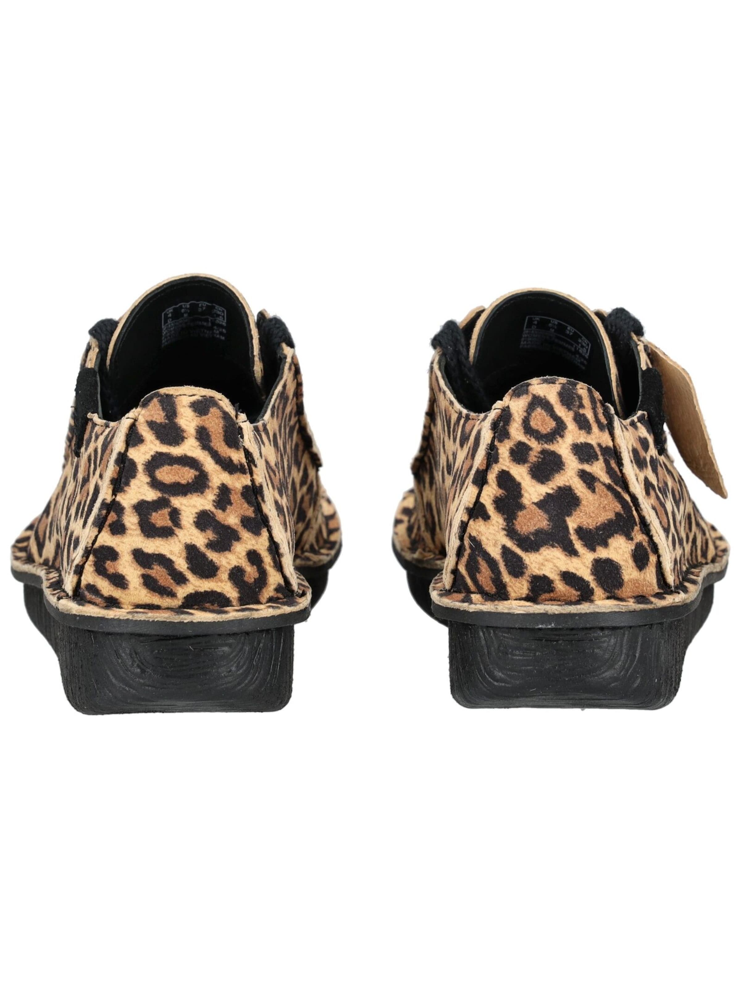 CLARKS Schnürschuh in Beige