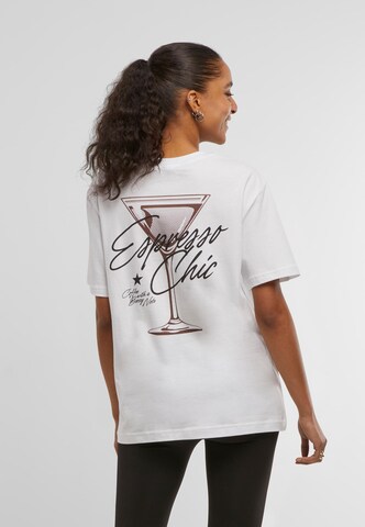 T-shirt 'Espresso Chic' Miss Tee en blanc : devant