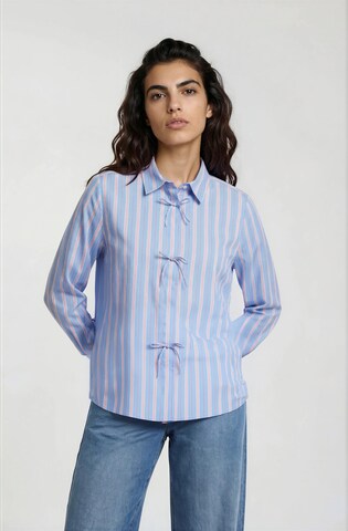 Milano Italy Blouse in Blue: front