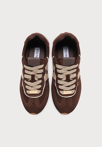 STEVE MADDEN Låg sneaker 'Abbi' i brun
