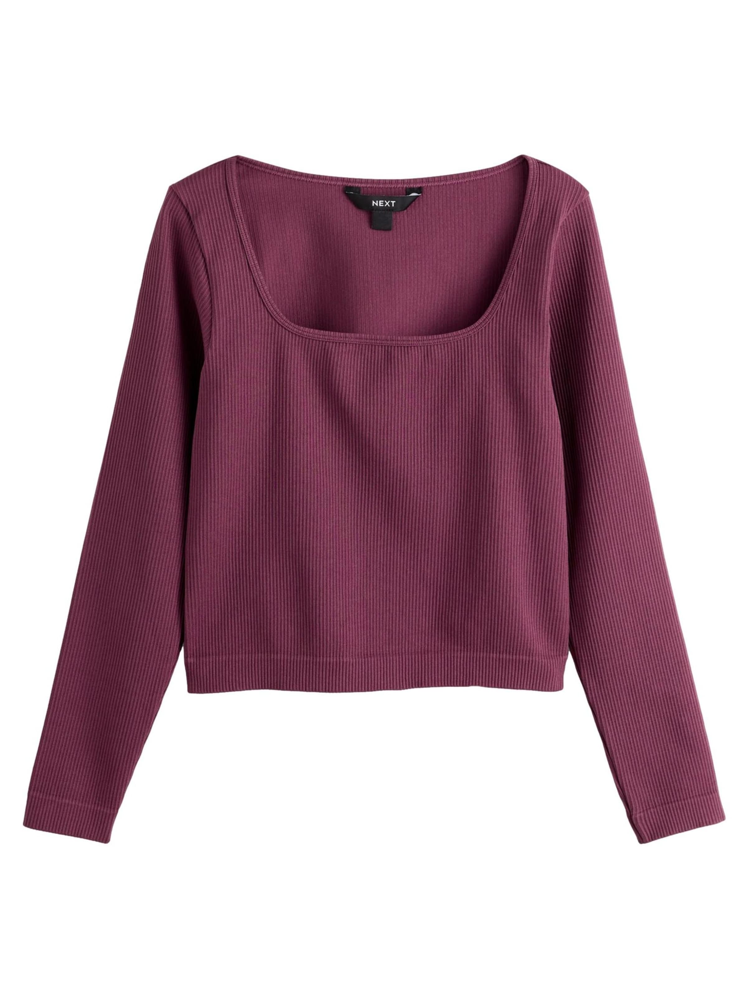 Next Тениска в червено: отпред