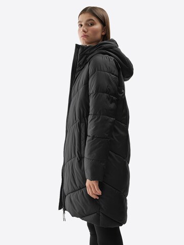 4F Χειμερινό παλτό σε μαύρο