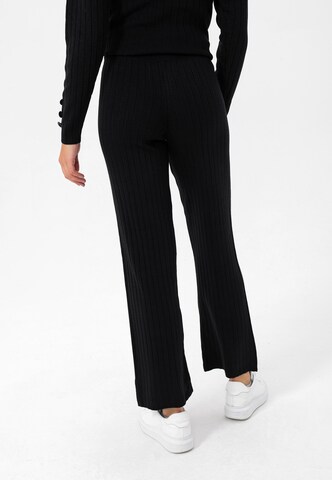 Jimmy Sanders Slim fit Trousers in Black