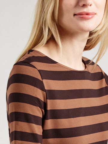 Tricou de la MORE & MORE pe maro