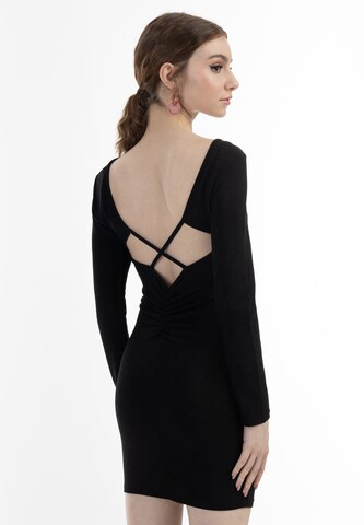 myMo at night - Vestido em preto