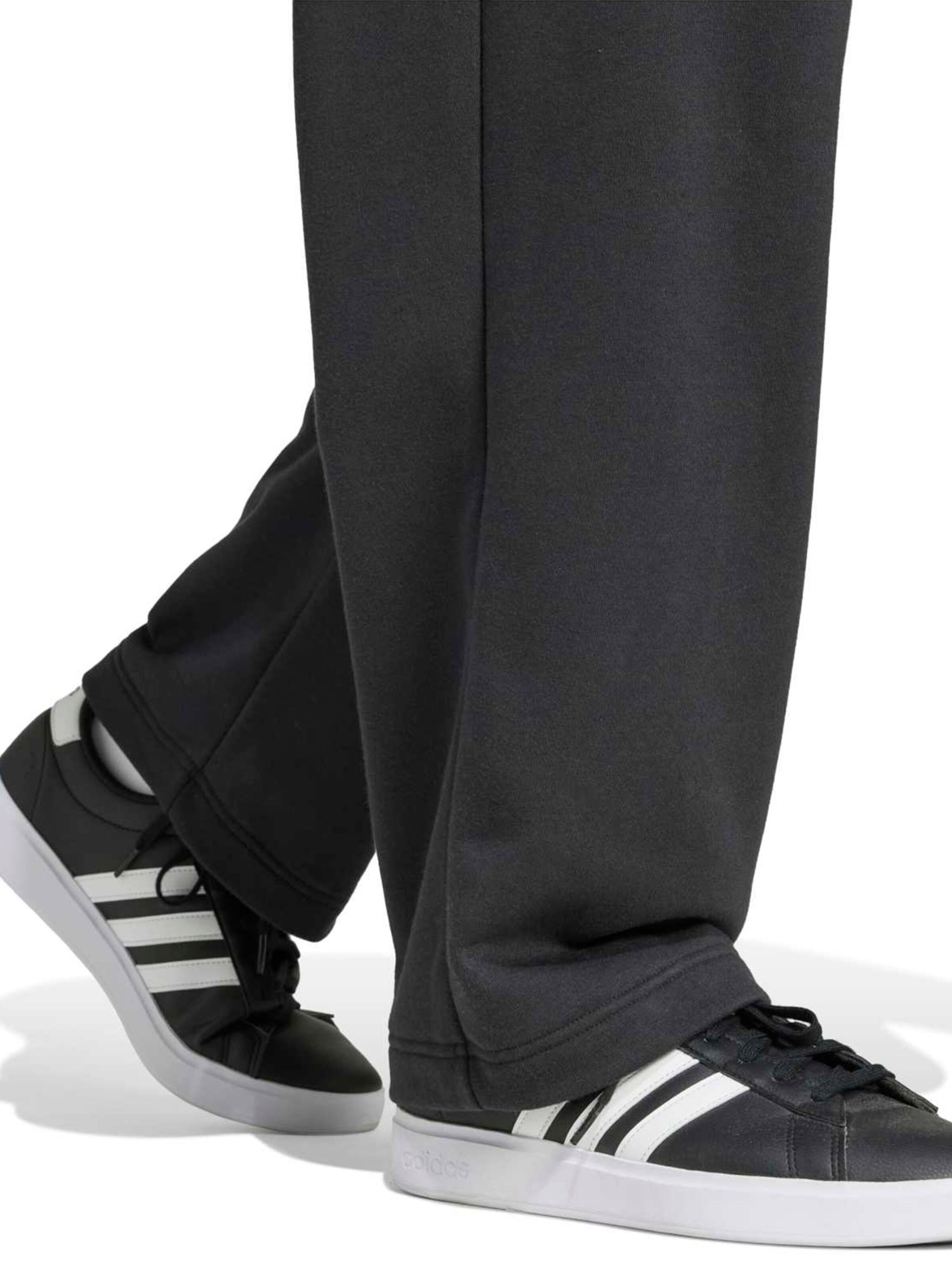 ADIDAS SPORTSWEAR Szabványos Sportnadrágok 'Essential' - fekete