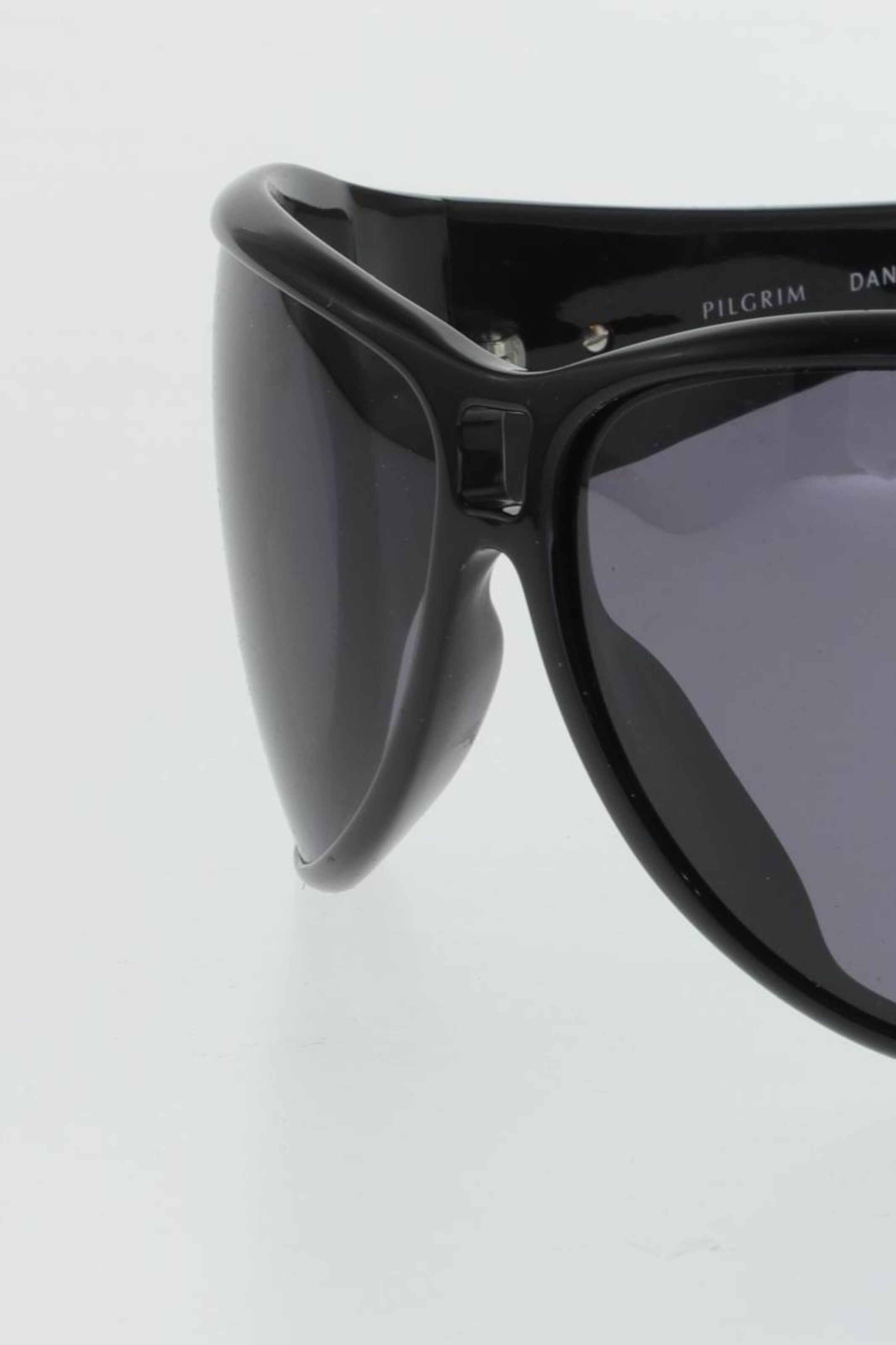Pilgrim Sunglasses in One size in Black