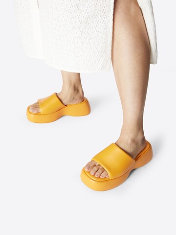 NEWD.Tamaris Mules in Orange