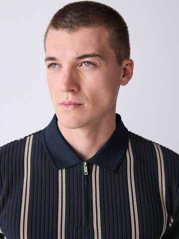 Next Тениска в синьо