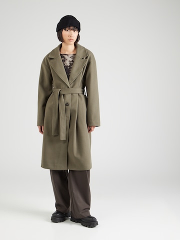 VILA Between-seasons coat 'Poko' in Green: front