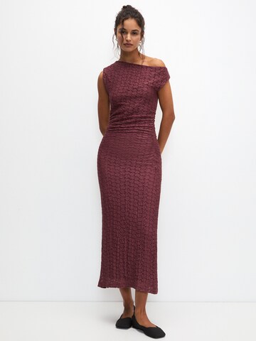 Pull&Bear Kleid in Rot: Vorderseite