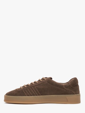 Estro Sneakers '09-3633' in Brown: front