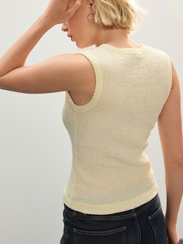 Next Top | rumena barva