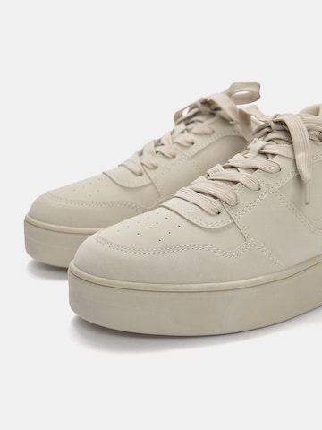 Sneaker bassa di Pull&Bear in beige