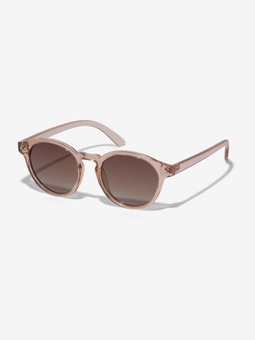 Pilgrim Sunglasses 'KYRIE' in Gold