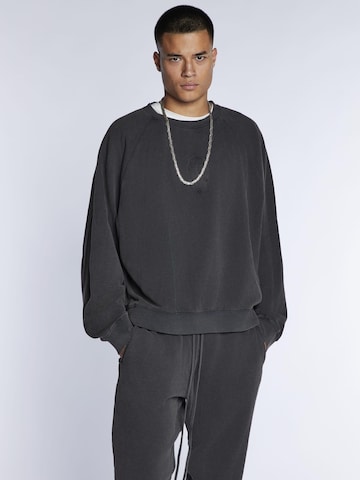 Pullover extra large di BARRYAN in grigio