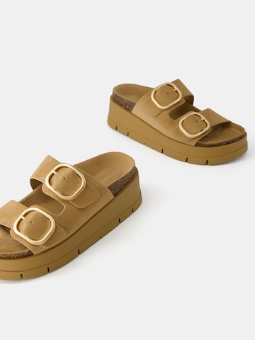 Mule Bershka en beige