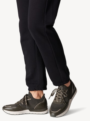 Baskets basses Tamaris en noir