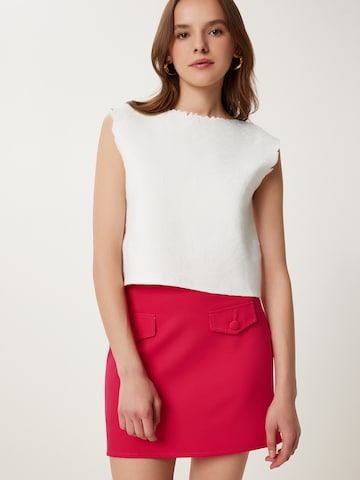 Happiness İstanbul Seelik, värv punane