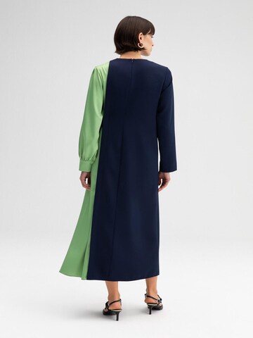 Robe Touche Prive en bleu