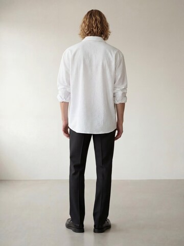Fit confort Chemise 'The Jens' ARMIE en blanc