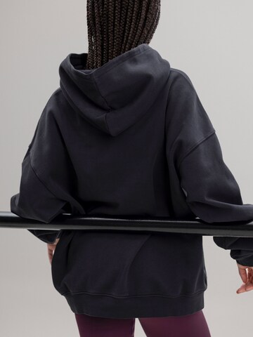 Hey Honey Sweatshirt 'Logo Hood' in Schwarz
