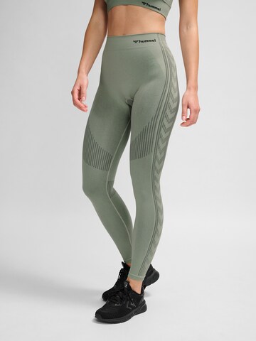 Hummel Skinny Sportbroek in Groen: voorkant