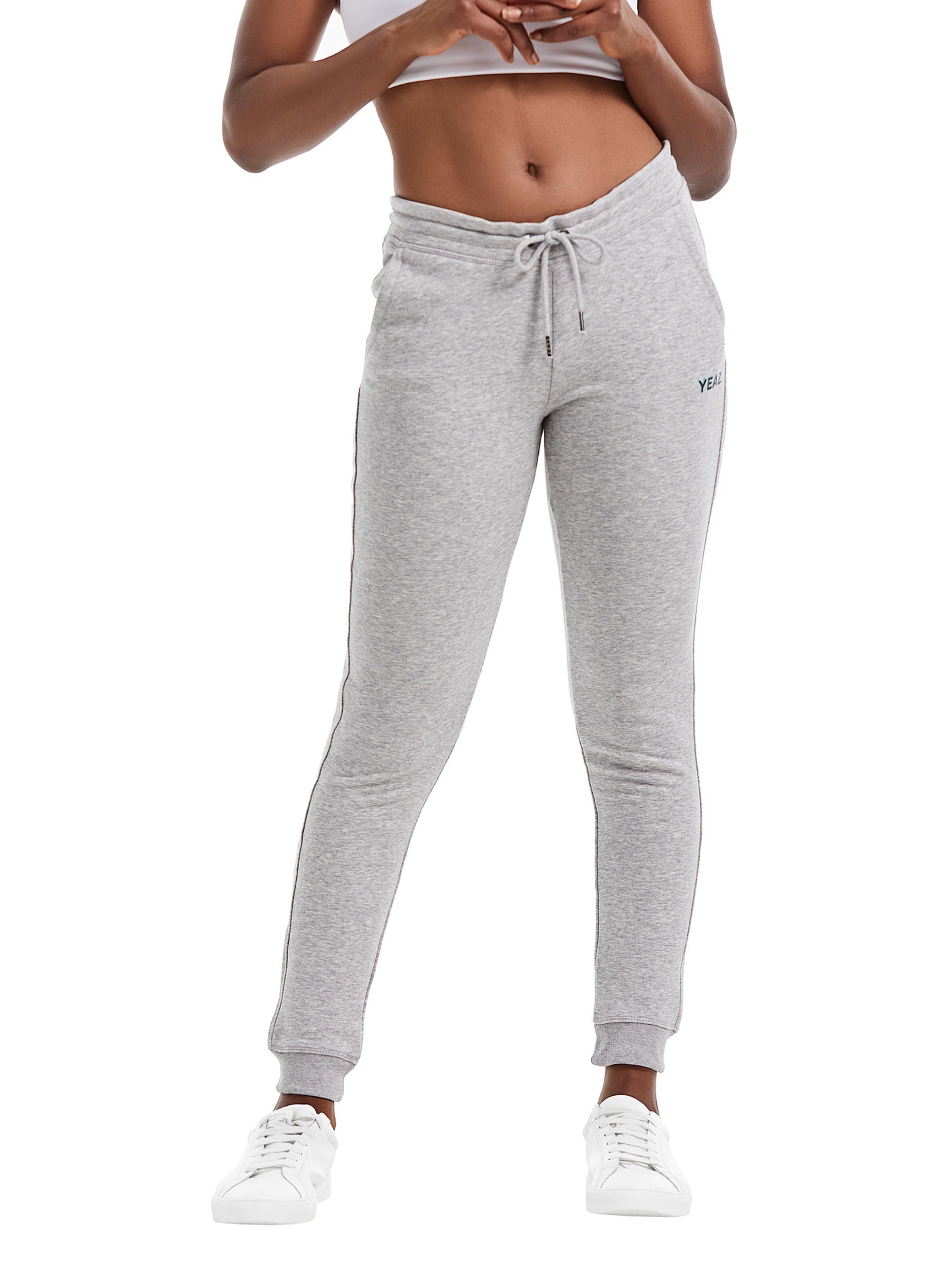 YEAZ Конический (Tapered) Штаны 'Chilax' в Серый: спереди