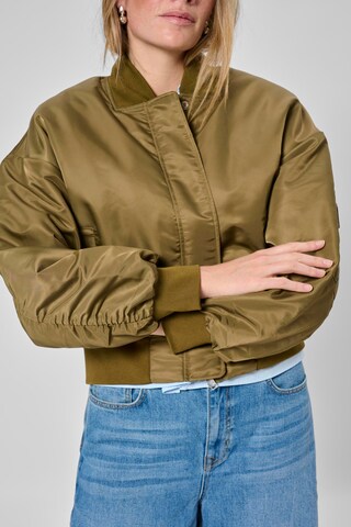 My Essential Wardrobe Overgangsjakke 'Helga' i grøn