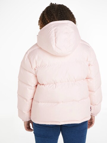 Tommy Jeans Curve Winterjacke in Pink