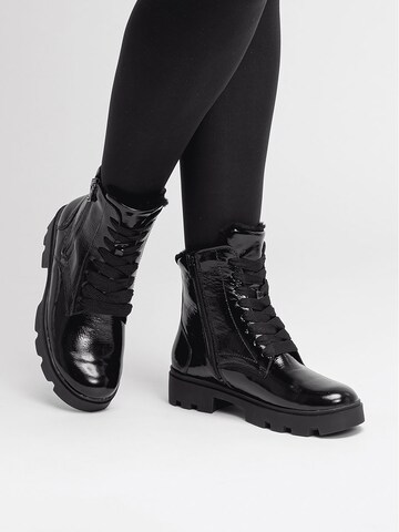 VITAFORM Schnürstiefelette in Schwarz