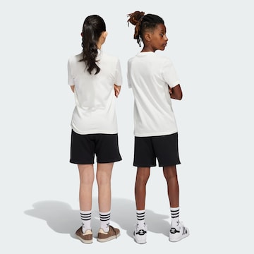 ADIDAS ORIGINALS Regularen Hlače | črna barva