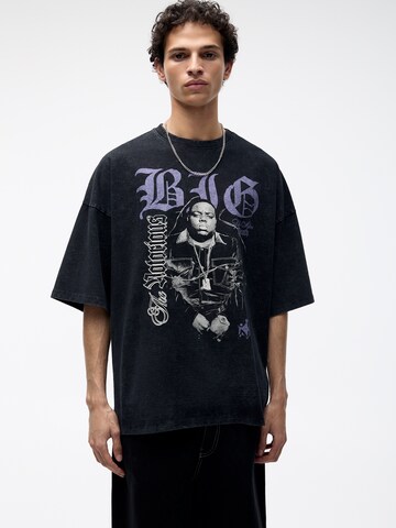 Tricou de la Pull&Bear pe negru: față