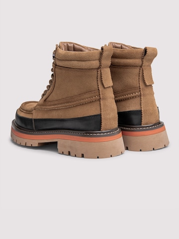 Botine de la Ombre pe bej